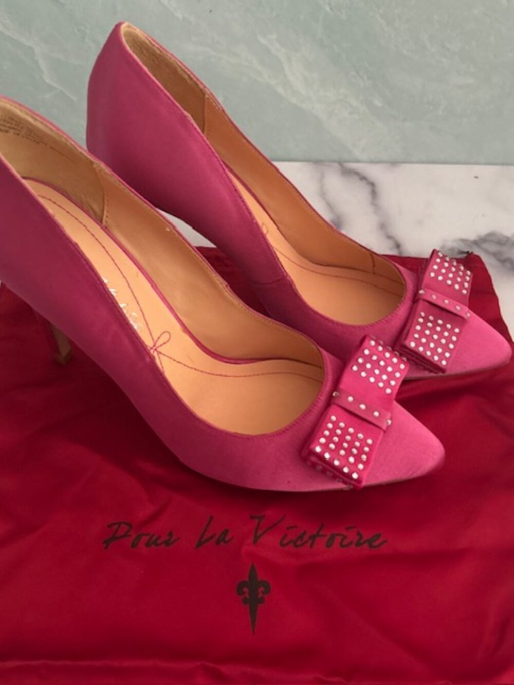 POUR LA VICTOIRE Hot Pink Heels Size 8 New in Box Bows Barbiecore Gorgeous!!